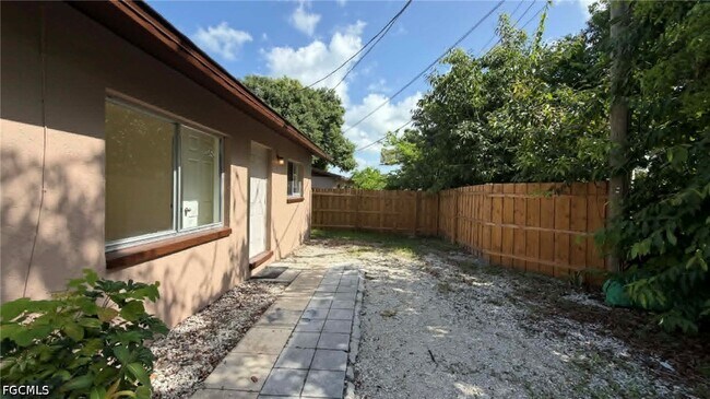 Building Photo - 3718 Desoto Ave