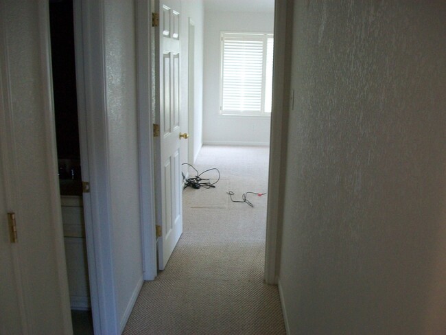 Photo - 601 Llama Tr