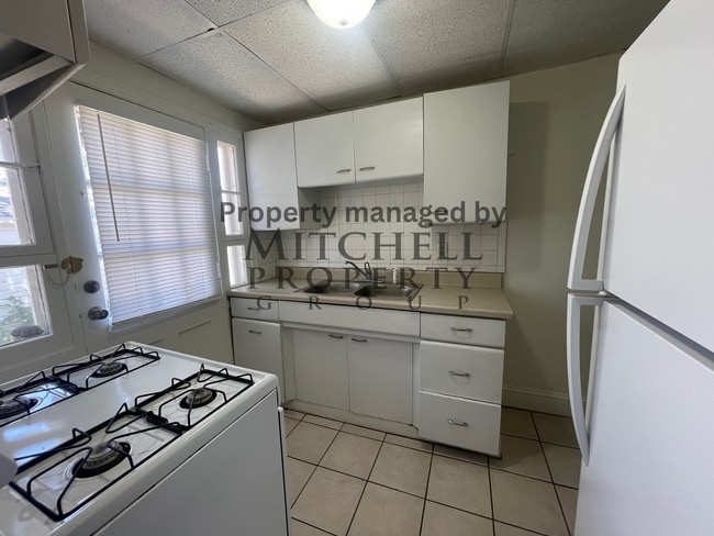 Photo - Cute 2 bed 1 bath with a basement you don't want to miss!