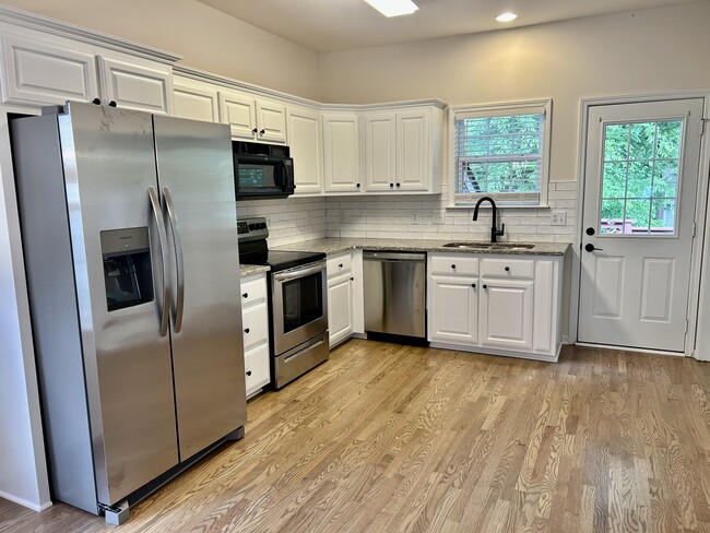Building Photo - 1107 Cashmere Dr