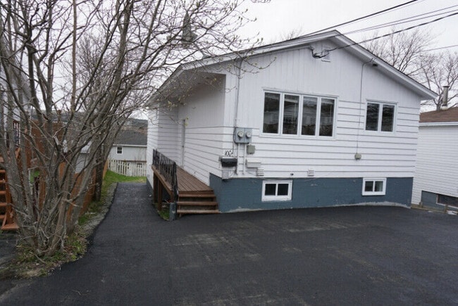 Building Photo - 10 Salisbury St