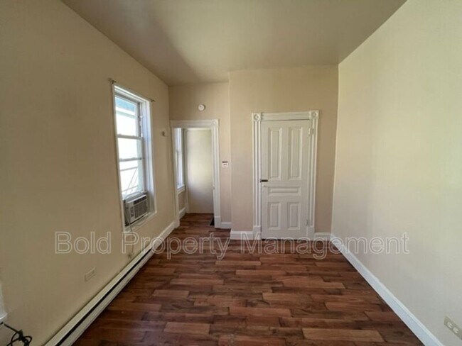 Photo - 353 W Greenwich St Unit C