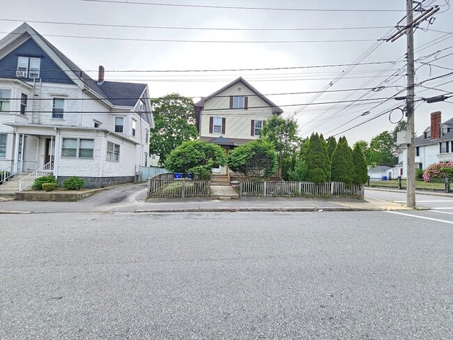 Photo - 28 Cedar St Apartment Unit 2