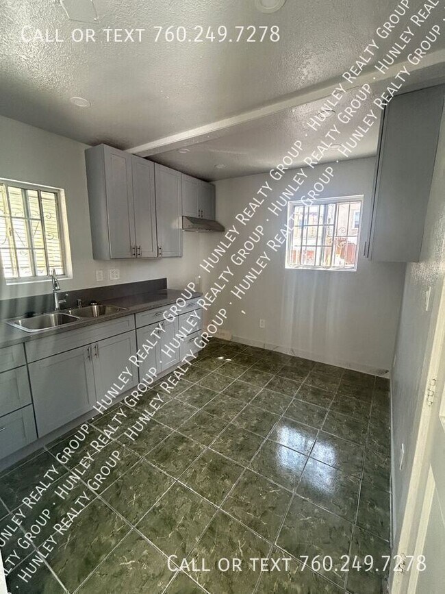 Photo - 1376 Gaviota Ave