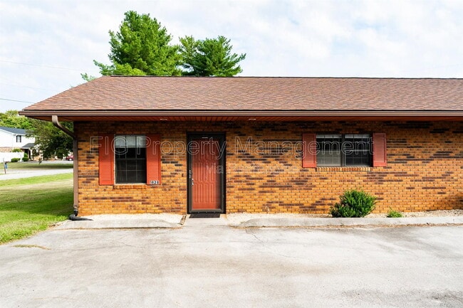 Building Photo - 1828 Lively Rd