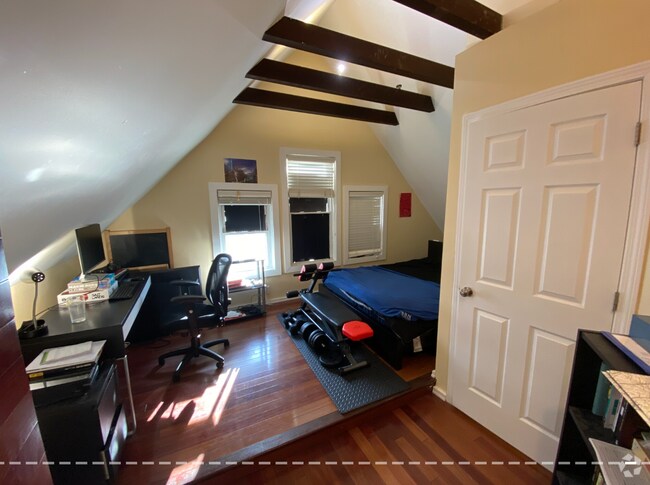 Building Photo - 383 Highland Ave Unit 2 Rental
