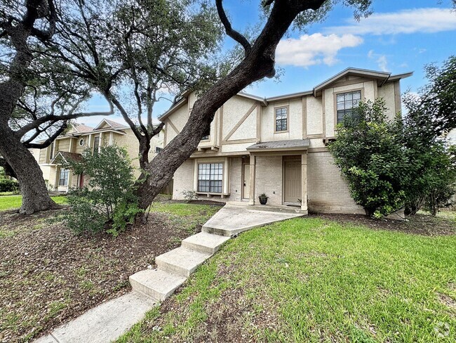 Building Photo - Cozy Townhome in Vista View