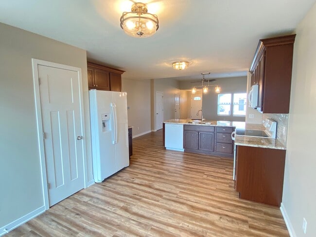 Photo - 978 Kate Ave