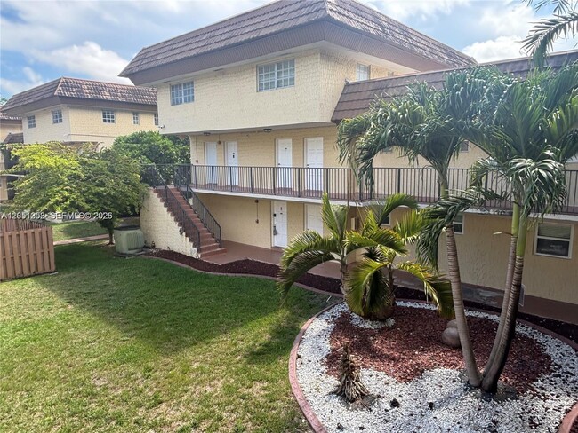 Building Photo - 8500 SW 109th Ave Unit 6-211