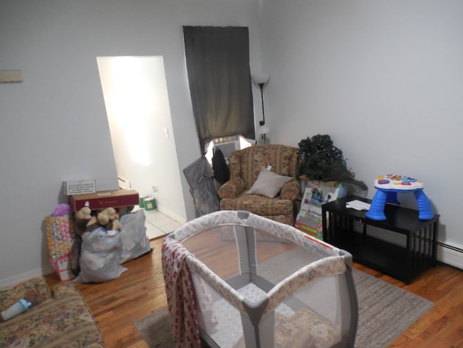 Building Photo - 904 Ferry St Rental