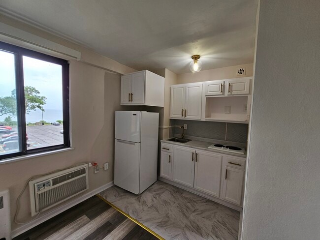 Photo - 11720 Edgewater Dr Unit 311