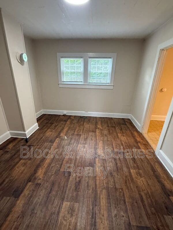 Photo - 2040 Carl Dr