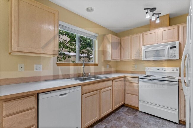 Photo - Gorgeous House in Lakewood!