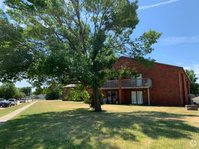 Building Photo - Pine Tree Flats Rental