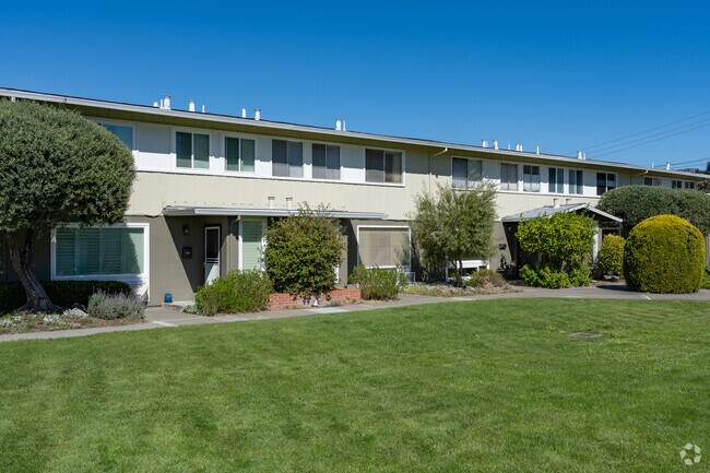 Entrada de residencia - San Rafael Manor