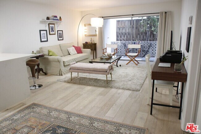 Building Photo - 10240 Camarillo St Unit 112 Rental