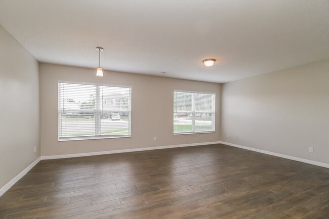 Photo - 114 Bristol Forest Trail