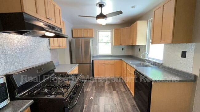Photo - 303 Lexington Ct