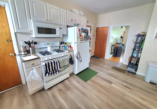 Building Photo - 107 Brookline St Unit 1