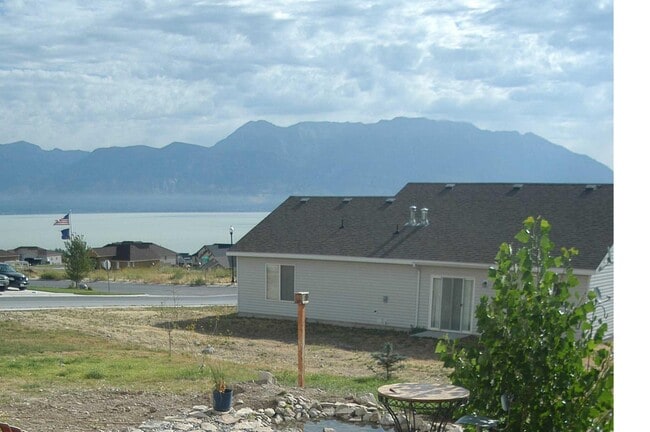Building Photo - 4013 Lake Mountain Dr