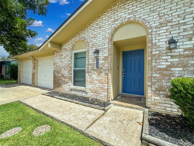 217 Mary Ann Dr