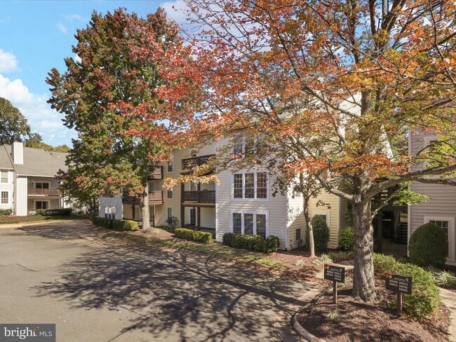 Photo - 10064 Oakton Terrace Rd