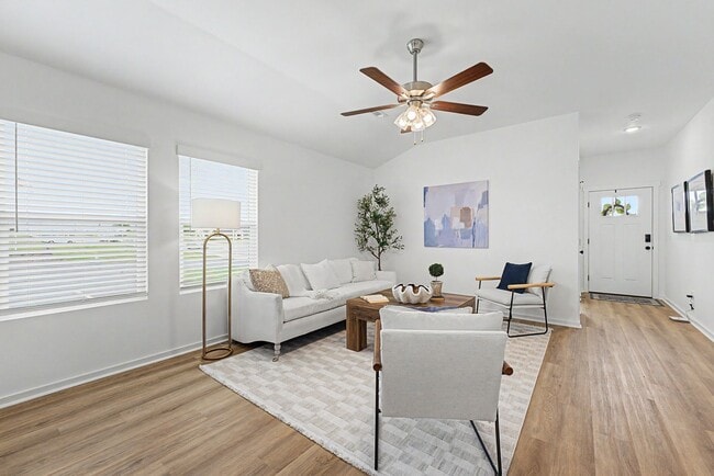 Photo - 802 W Meason Ave