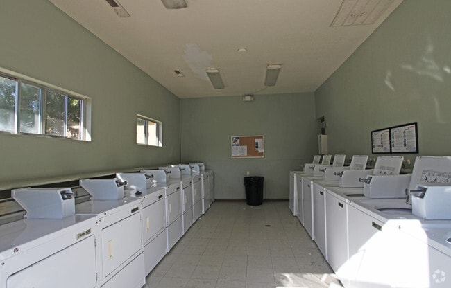 Desert Shade Apartments - Desert Shade Apartments