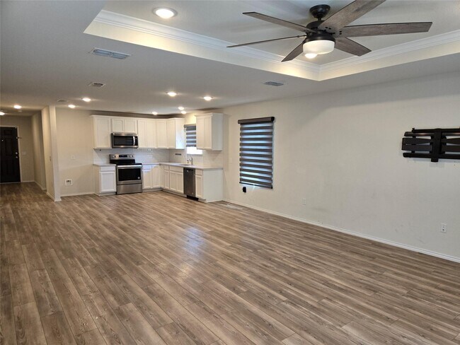Photo - 1126 Ainsley Ln