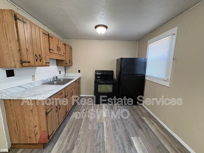 Photo - 1843-B E Monroe St