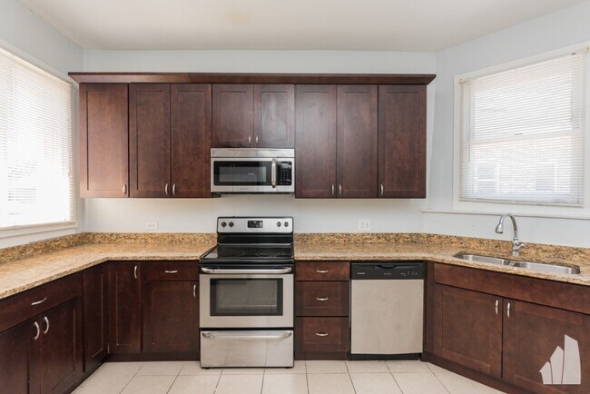 Photo - 1911 W Chicago Ave Unidad 2F