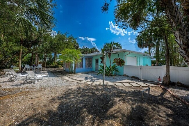 705 N Peninsula Ave