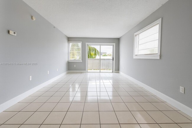 Photo - 140 NW 14th Ave Unit 5