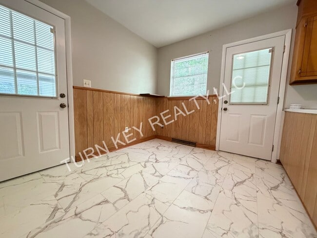 Photo - 444 Harden Rd