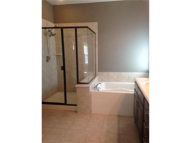 Photo - 504 Peterhouse Dr