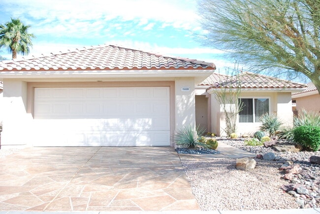 Building Photo - 78900 Champagne Ln