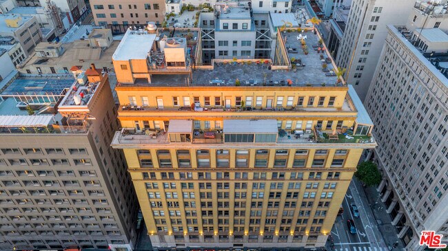 Photo - 215 W 7th St Unit 811