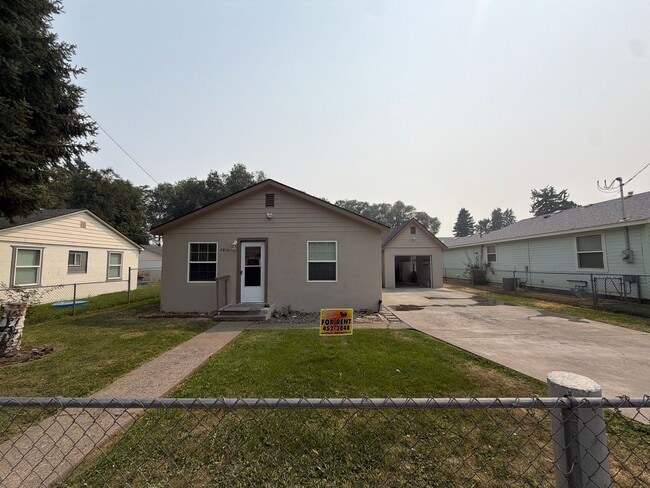 Building Photo - 2410 Englewood Ave