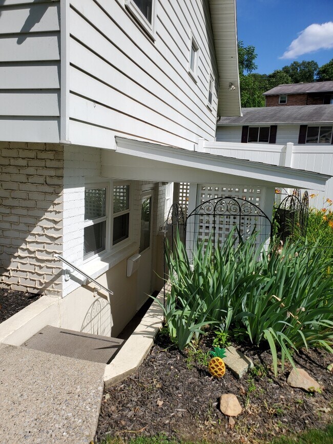 Photo - 802 E Chew St Unit Apt A