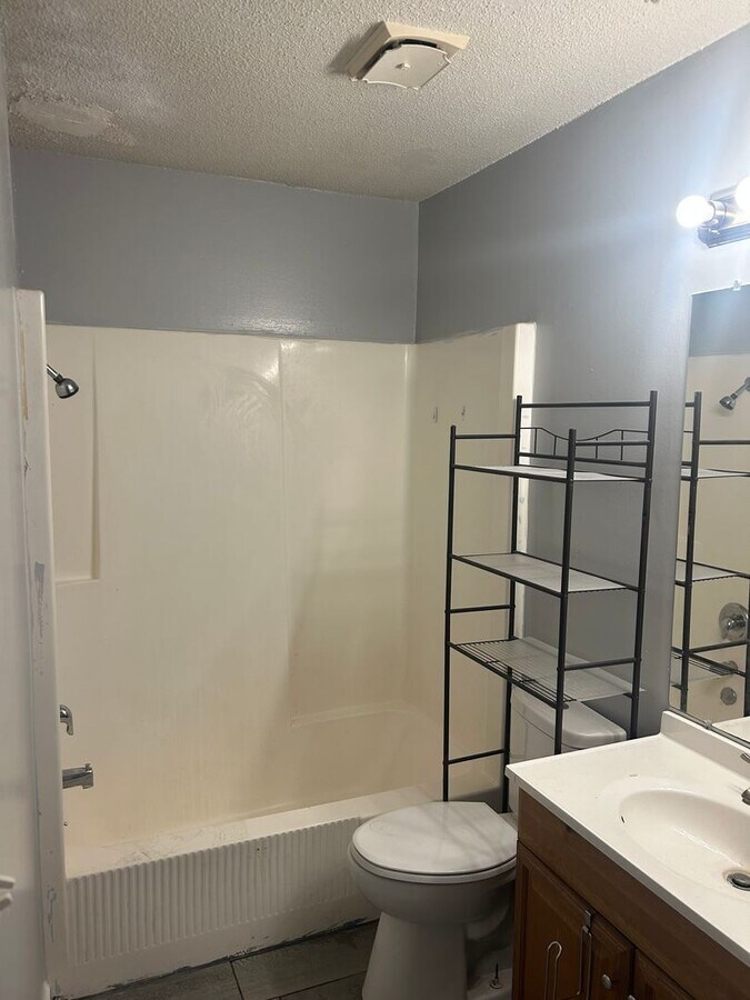 Photo - 505 W Mauller Rd Unit A