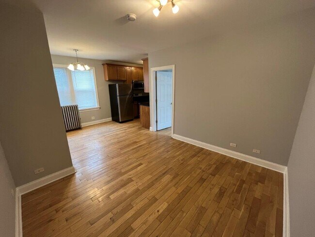 Photo - 4548 W George St Unit 2