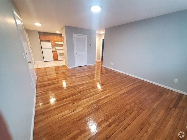 Building Photo - 4 Oakcrest Rd Unit 33 Rental