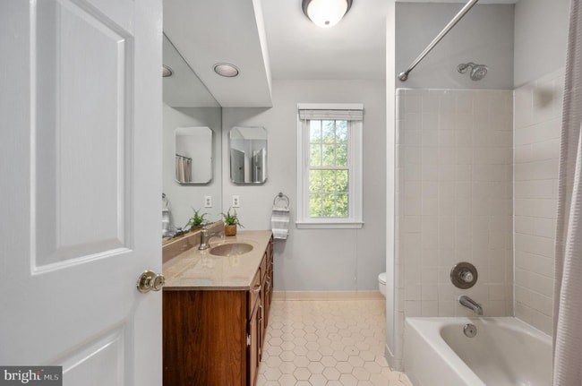 Photo - 10622 Edinburgh Dr