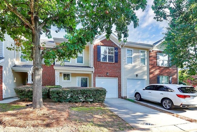 Building Photo - 10978 Princeton Village Dr