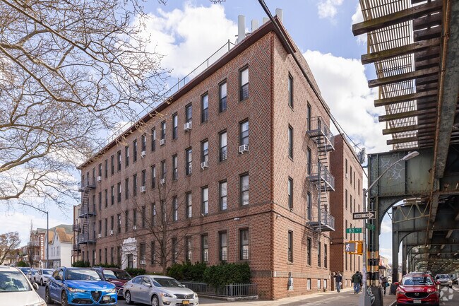 Photo - Carmela Court Apartments