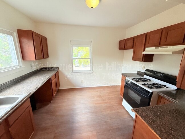 Building Photo - 2919 N 50th St Unit 2