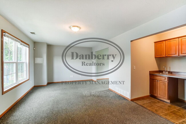 Photo - 1103 N Byrne Rd