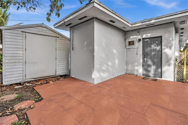 Photo - 930 N 16th Ave Unit 2