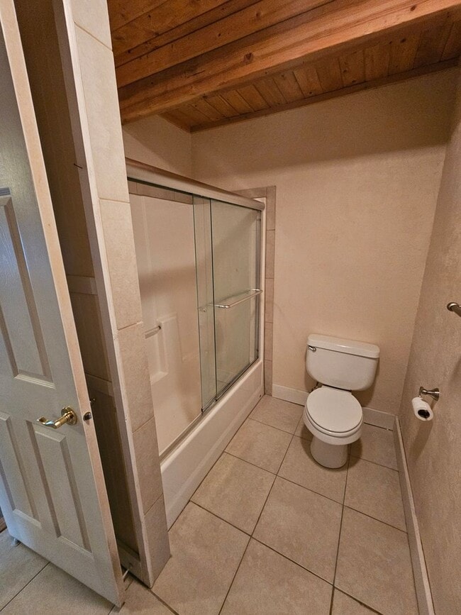 Photo - Large 2bd 1 ba House with tons of storage