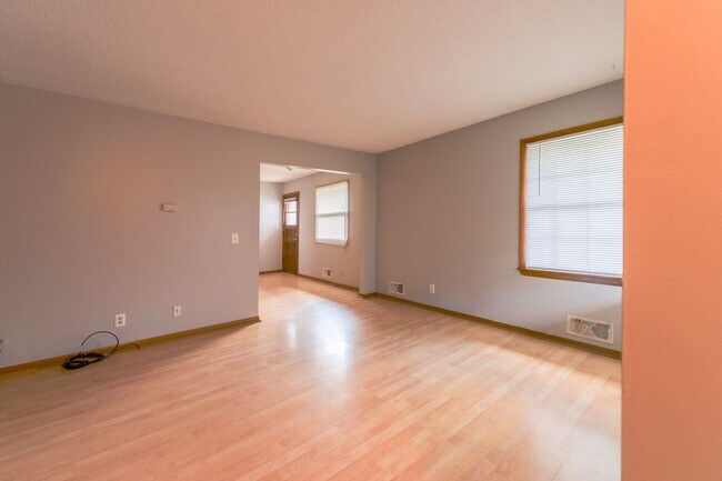 Photo - 1943-1945 Buchanan St NE Unit 1945 Buchanan